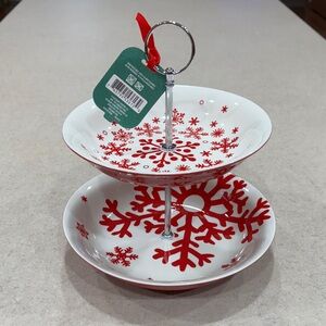 NWT Hallmark Red and White Snowflake Serving Tray